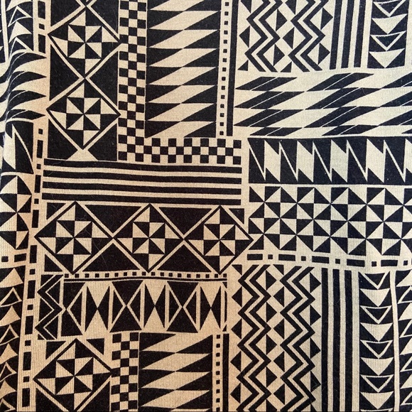 ⭐️ Rue21 S Patterned Cardigan Beige/Black - Picture 6 of 6